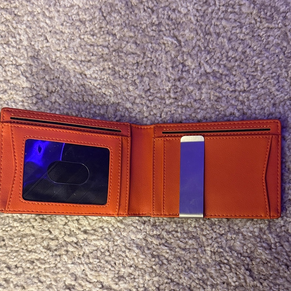 Black Carbon Fiber Wallet - Picture 2 of 3